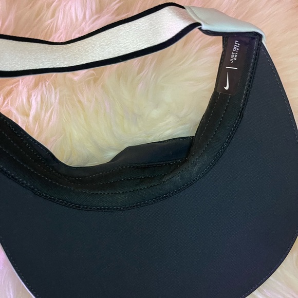 Nike dri fit visor running hat - Picture 2 of 4